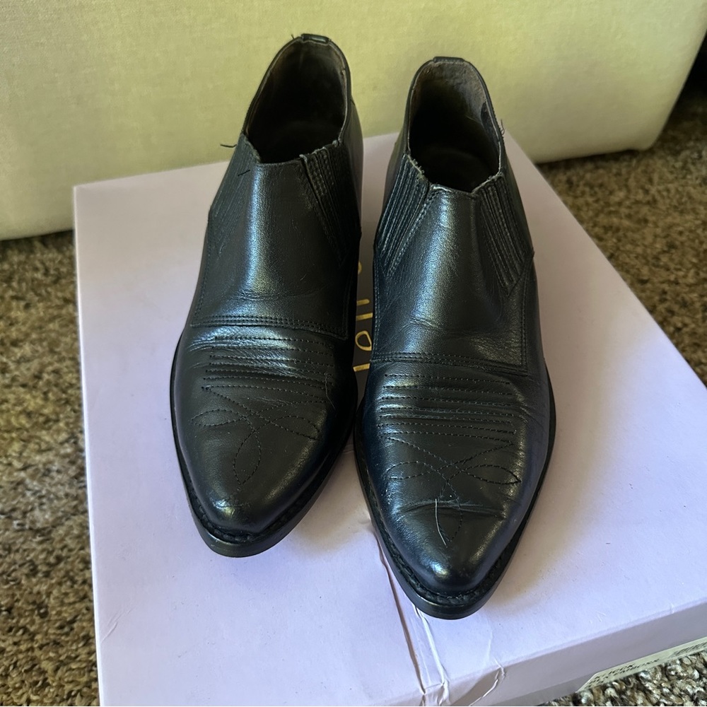 Vintage Guess pointed Oxford